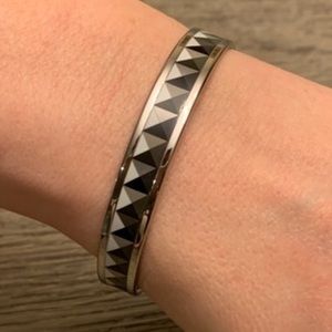 EUC HERMÈS Clous en Trompe L’eoil Bangle Bracelet